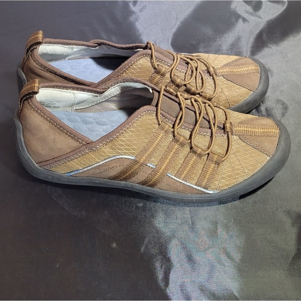 PRIVO SLIP ON SHOES BY CLARKS - Picture 10 of 15
